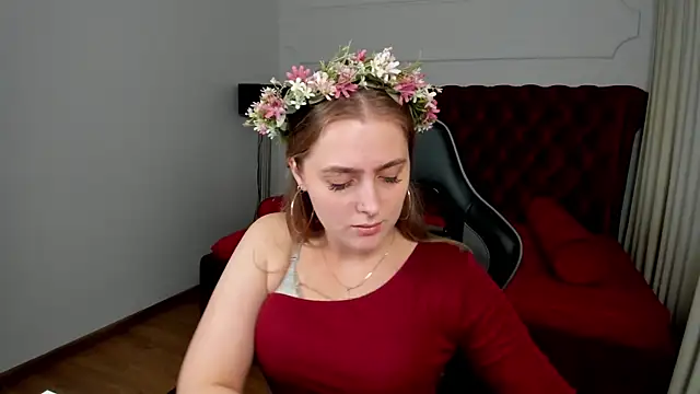 EllaBells online show from July 25, 2026, 5:04 am