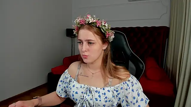 EllaBells online show from August 6, 2026, 5:02 am