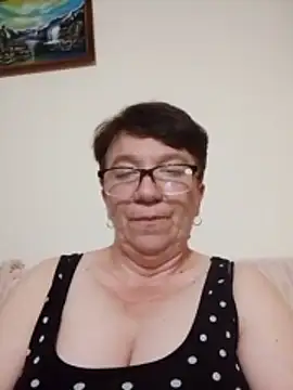 KetQueen101 online show from June 18, 2026, 8:58 pm