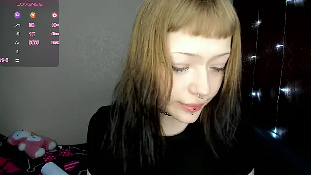 urmelodyy online show from May 5, 2026, 9:18 pm