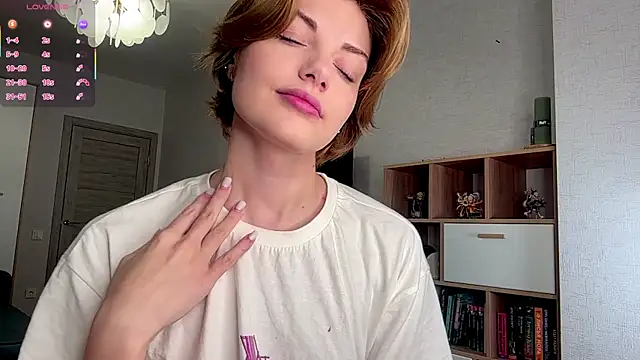 LinaFlamie online show from July 24, 2026, 10:11 am