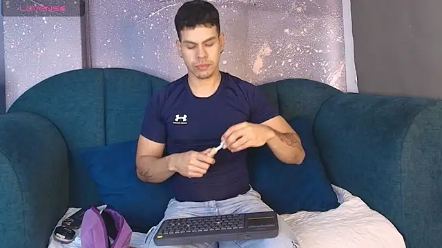 Derek Voss online show from June 30, 2026, 1:11 pm