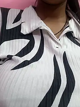 Snapshot of Anjal_hot chatting on May 3, 2026, 2:20 pm Anjal hot online show from May 3, 2026, 2:20 pm