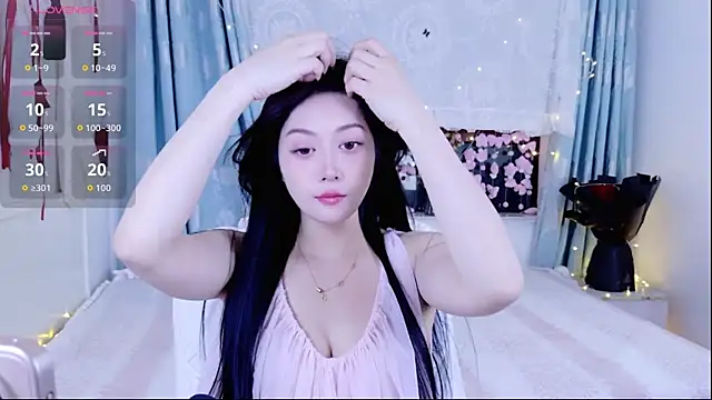 LunaBonnie online show from May 22, 2026, 12:25 pm