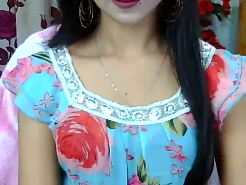Alina Nur online show from May 8, 2026, 6:34 pm