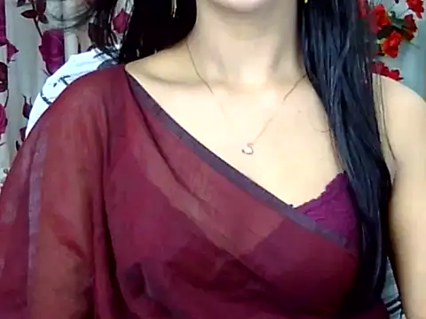 Alina Nur online show from May 18, 2026, 3:06 pm