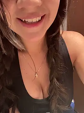AmyPalacioss online show from May 4, 2026, 9:28 pm