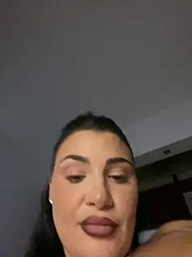 Snapshot of AylaSparkk chatting on July 9, 2026, 7:24 pm AylaSparkk online show from July 9, 2026, 7:24 pm