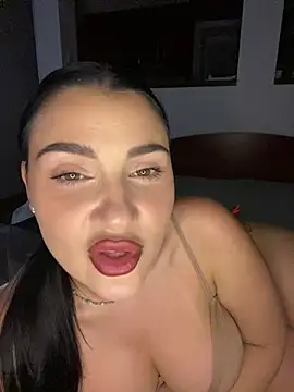 Snapshot of AylaSparkk chatting on July 23, 2026, 9:44 pm AylaSparkk online show from July 23, 2026, 9:44 pm