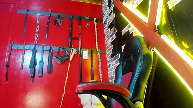 Dominatriz Arlette online show from May 20, 2026, 7:11 pm