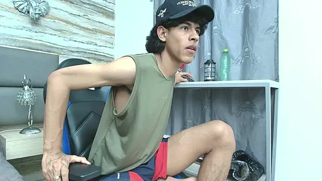 Zayn Fox32 online show from April 25, 2026, 7:55 pm