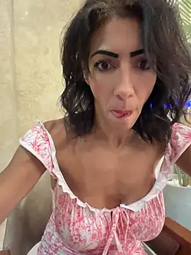 Yasmiinee online show from June 24, 2026, 7:22 pm