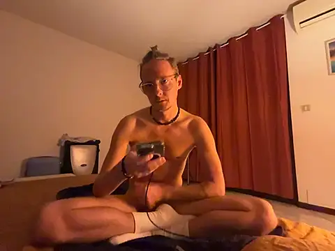 BlondieVelvet online show from July 7, 2026, 7:23 am