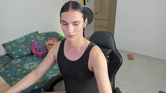  shantallskinny  online show from June 11, 2026, 12:54 am