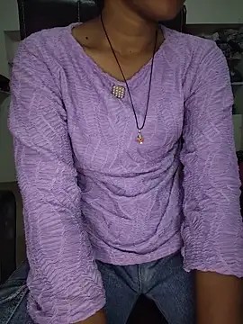 ESHA-LOVE online show from May 21, 2026, 1:47 am