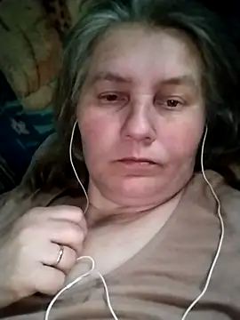 IrisMaris37 online show from May 3, 2026, 3:37 pm