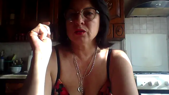 Fiona06 online show from May 19, 2026, 4:52 am