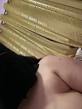 QueenRima99 online show from April 28, 2026, 2:27 am