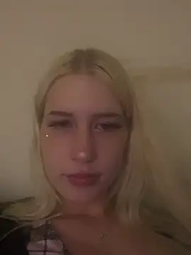 leareedxoxo online show from April 30, 2026, 3:57 am