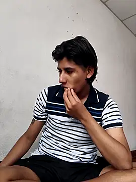 Snapshot of Ericef chatting on May 1, 2026, 4:34 pm Ericef online show from May 1, 2026, 4:34 pm