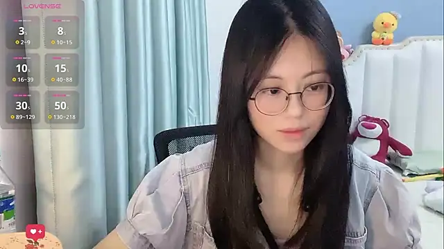 Snapshot of Luna-666 chatting on April 30, 2026, 8:57 pm Luna-666 online show from April 30, 2026, 8:57 pm