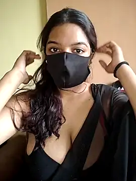 vanika2000 online show from May 14, 2026, 6:43 am