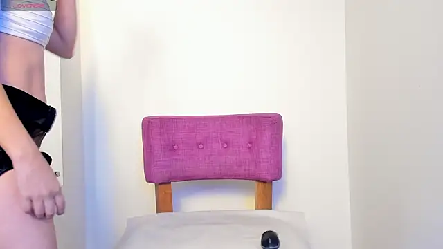 ALICEBLOOOM online show from April 30, 2026, 12:12 pm
