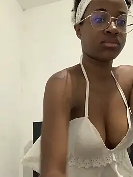 Julyshygirl online show from April 27, 2026, 1:36 am