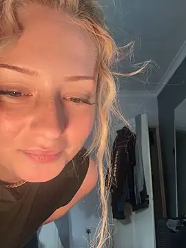 Snapshot of Sofianoon chatting on May 11, 2026, 4:26 pm Sofianoon online show from May 11, 2026, 4:26 pm