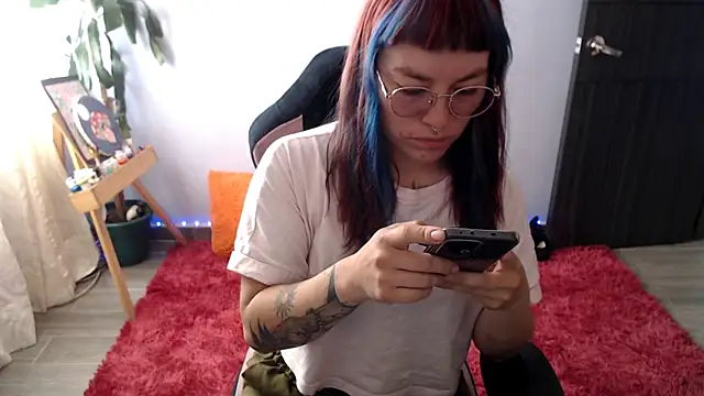 Nyxie8 online show from May 18, 2026, 2:11 pm