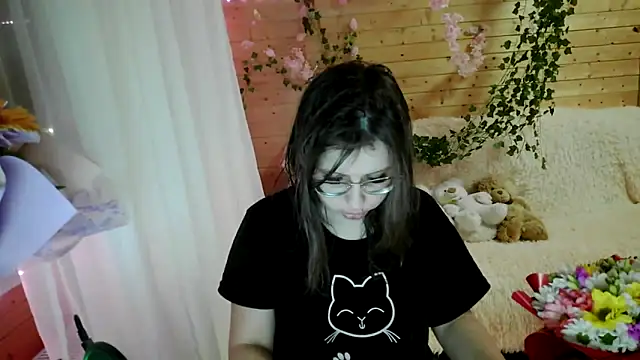 SummerAlexa online show from April 26, 2026, 7:33 pm