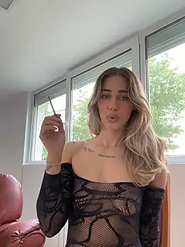 ZenyShy online show from May 25, 2026, 7:51 am
