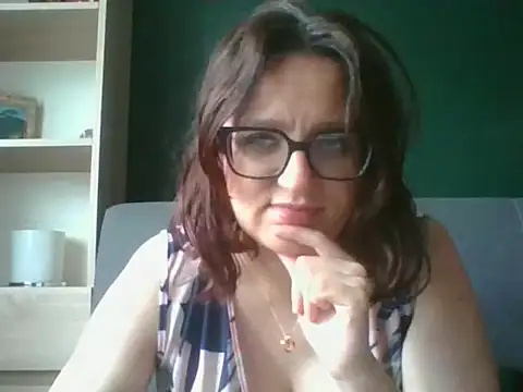 Snapshot of sensual_paris chatting on June 1, 2026, 5:29 am sensual paris online show from June 1, 2026, 5:29 am