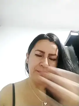 HelenNovoa online show from June 13, 2026, 11:45 pm