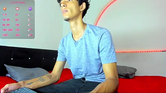 liammendoza98 online show from May 26, 2026, 12:03 pm