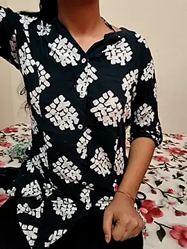 Snapshot of ananya_rawat chatting on May 18, 2026, 6:51 am ananya rawat online show from May 18, 2026, 6:51 am