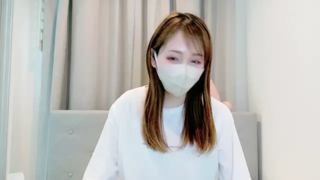 momoka  o0 online show from May 8, 2026, 3:32 am