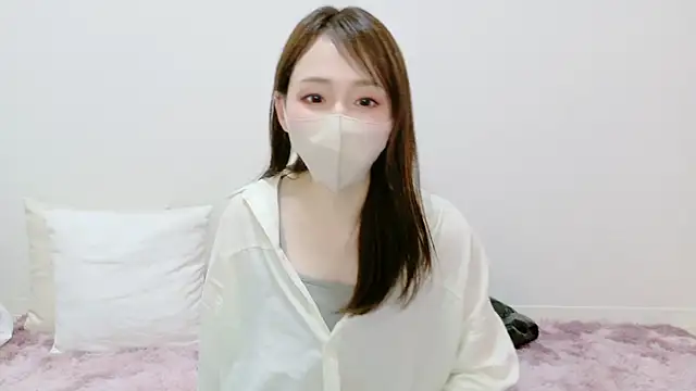 momoka  o0 online show from May 19, 2026, 4:30 am