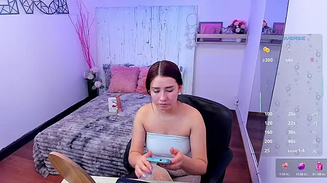 Lana Fiore online show from July 17, 2026, 2:36 pm