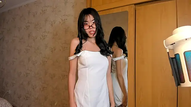 Akiba cute online show from May 29, 2026, 7:47 am