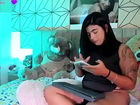 Vanessa  lopez1 online show from May 30, 2026, 8:14 pm