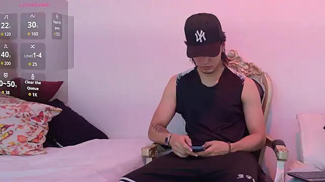 Snapshot of sweetauracouple chatting on June 16, 2026, 12:16 pm sweetauracouple online show from June 16, 2026, 12:16 pm