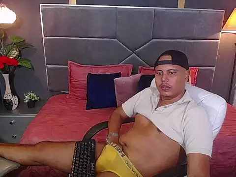noah oliver1 online show from June 11, 2026, 2:53 am