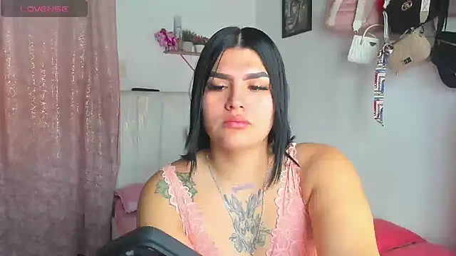 Melinabitchxx online show from May 21, 2026, 1:41 pm