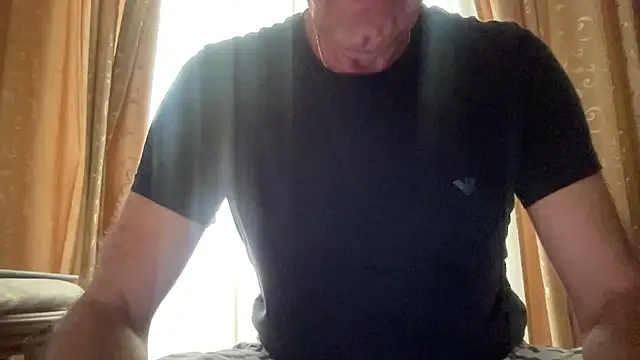 henrybull007 online show from June 1, 2026, 7:52 am