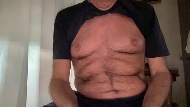 henrybull007 online show from June 7, 2026, 12:43 pm