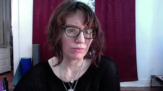 AnnywnBelle online show from May 17, 2026, 8:20 pm