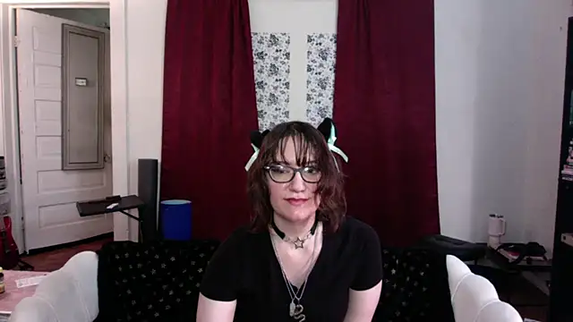 AnnywnBelle online show from May 28, 2026, 8:15 pm
