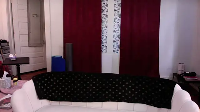AnnywnBelle online show from May 23, 2026, 8:08 pm