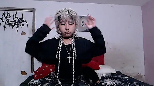 Cute Chrixxx online show from May 11, 2026, 11:44 am